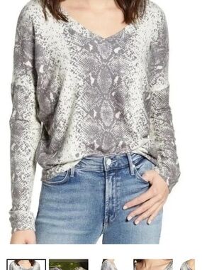 Wildfox Gray & Black V-Neck Snake Print Sweater